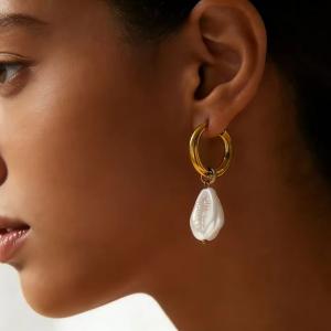 Elegant New Arrival 18k Gold Plated Stainless Steel Earrings Baroque Pearl Pendant Hoop Earrings Jewelry Gift for Women
